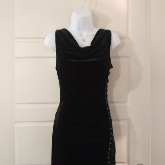 Vintage Velvet Asymmetrical Lace up Dress - Picture 3 of 5